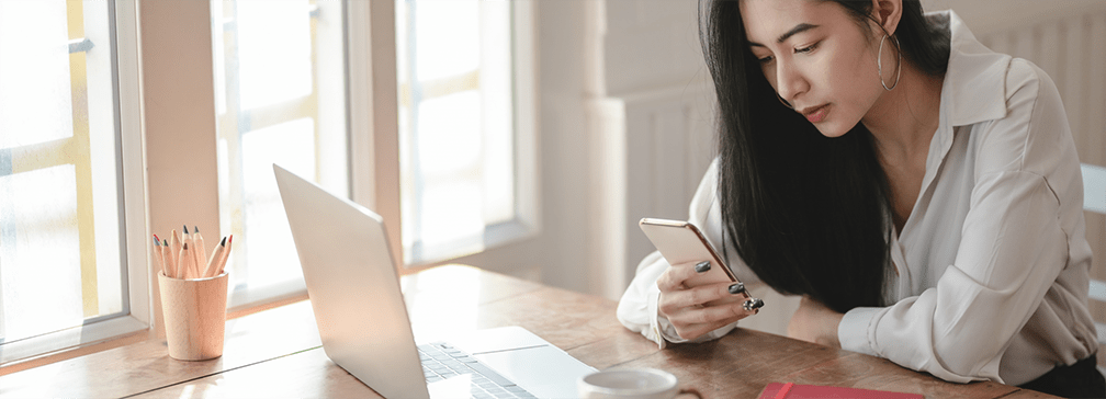 woman-using-smartphone